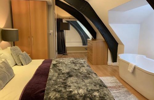 Leeds City Center Apartment | Quebecs Luxury Aparthotel