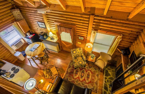 Blowing Rock Cabin | Queen Bedroom with Loft