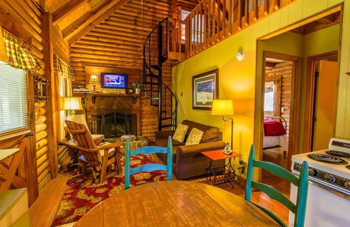 Blowing Rock Cabin | Queen Bedroom with Loft