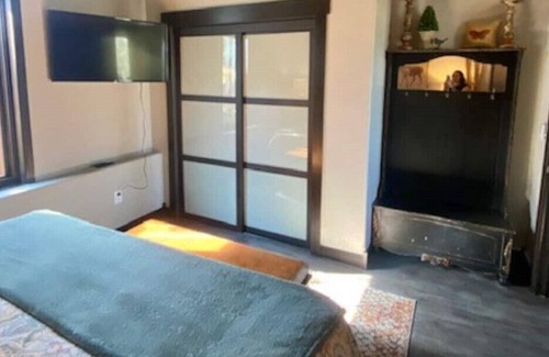 Spearfish Apartment | Queen City Hideaway- Sleeps 6 Apartment