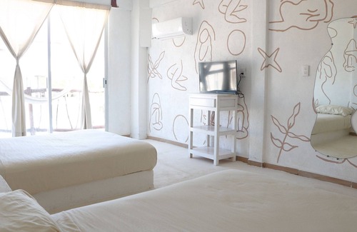 Ixtapa - Zihuatanejo Hotel | Queen Double Bed Room