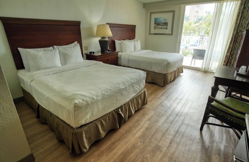 Treasure Island Hotel | Queen Queen Marina View