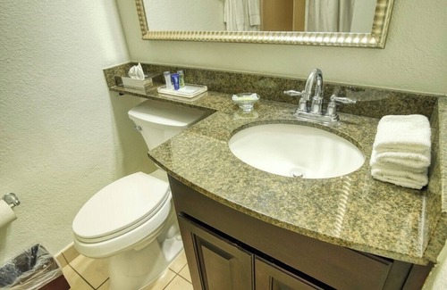 Treasure Island Hotel | Queen Queen Marina View