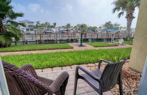 Treasure Island Hotel | Queen Queen Marina View