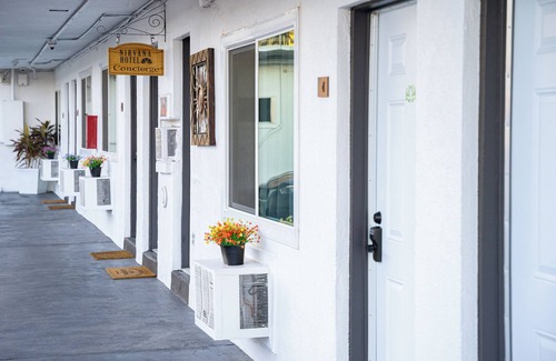 Las Vegas Strip Hotel | QUEEN ROOM - SLEEPS 2 - NON-SMOKING