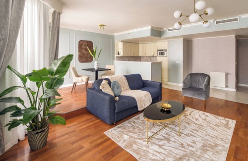 Erzsebetvaros Hotel | Queen's Court Hotel & Residence