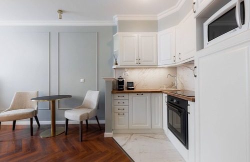 Erzsebetvaros Hotel | Queen's Court Hotel & Residence
