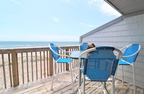 Topsail Beach Condo | "Queen's Grant E-215" Oceanfront Condo, Community Pool, Boat Docks
