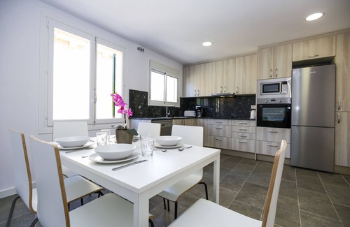 Salou City Centre Apartment | QUEENS 1A Salou center, beach at 300m