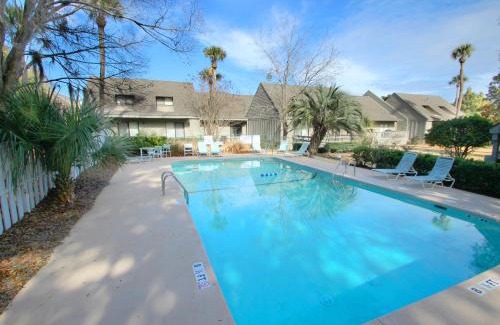 Palmetto Dunes Apartment | Queens Grant 568