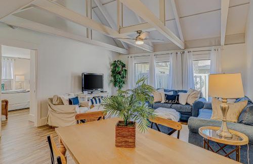 Palmetto Dunes Apartment | Queens Grant 601
