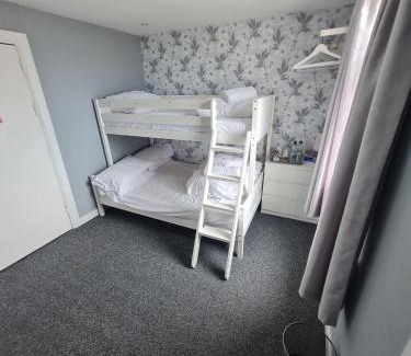Bispham Bed & Breakfast | Queens Plaza Hotel