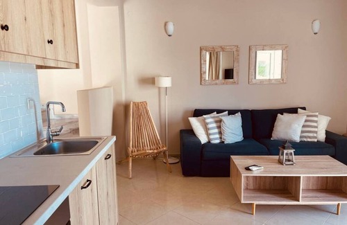 Platanias Town Villa | Quest Star Villa - 20meters to beach. Sleeps 8.