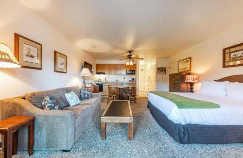 Truckee House | Quiant Studio w/Lake View #144 at Donner Lake Village