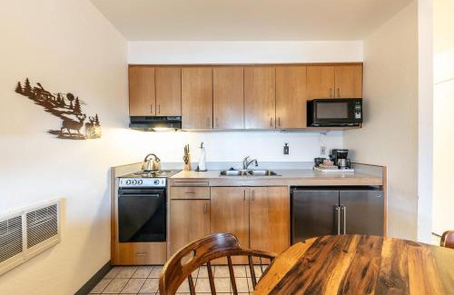 Truckee House | Quiant Studio w/Lake View #144 at Donner Lake Village