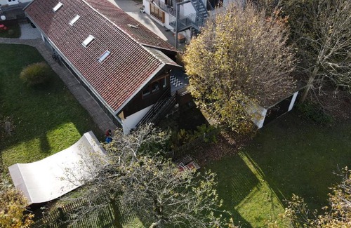 Bad Toelz Apartment | Quiet 2 room garden loft with terrace