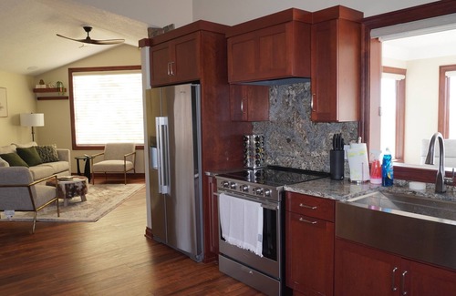 Rochester House | Quiet 3 BDR Home- private sauna & skyline view- close to downtown & Mayo Clinic