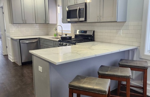 Calumet Heights House | Quiet 3-bedroom house in amazing Chicago with WiFi & AC. Near Everything!