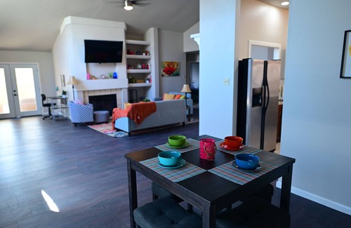 Ventura House | Quiet 3BR/2BA Home Near AT&T Center | Furnished Mid-Term Stay