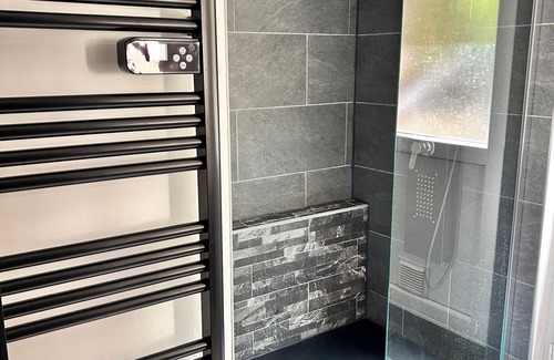 Athis-Mons Apartment | Quiet accommodation facing the forest 10 min from Orly airport near Paris