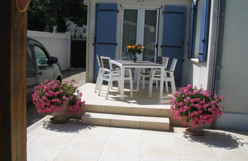 St.-Remy-de-Provence House | Quiet air-conditioned house 4 pers. SWIMMING POOL with salt at 15mn c.v.