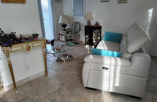 St.-Remy-de-Provence House | Quiet air-conditioned house 4 pers. SWIMMING POOL with salt at 15mn c.v.