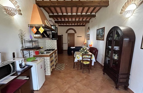 Lari Apartment | Quiet and beautiful holiday complex in Tuscany, pool,Wi-Fi,G3