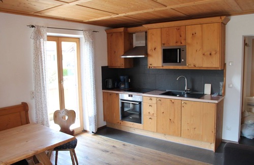 Untergrainau Apartment | Quiet and centrally located in Grainau, 4-star level, w-lan, wallbox