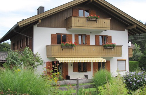 Untergrainau Apartment | Quiet and centrally located in Grainau, 4-star level, w-lan, wallbox