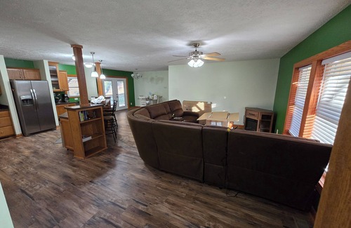 Creola Cabin | Quiet and modern 3-bedroom cabin near Ash Cave!