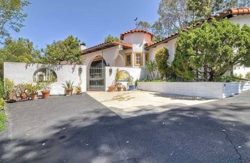 Vista Villa | Quiet and Quaint Hideaway-Room in Vista!