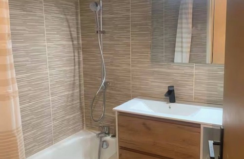 Salon-de-Provence Apartment | Quiet apartment in the center of salon de prv