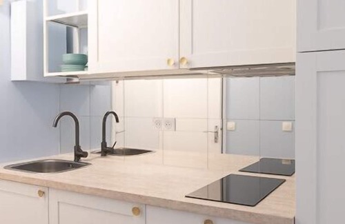 Saint-Lambert Apartment | Quiet apartment with garden view