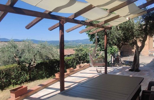 Chiusi Apartment | Quiet apartment within walking distance of the historic center