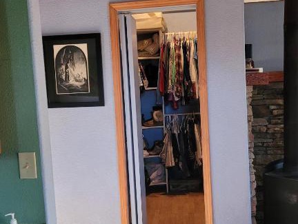 Oakhurst House | Quiet Artist Suite
