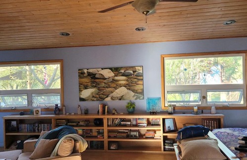 Oakhurst House | Quiet Artist Suite