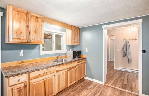 Baldwin Cottage | Quiet, Beautiful Escape Near Trails and Fishing!
