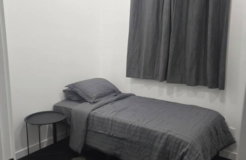 North Cowichan Bed & Breakfast | Quiet bright 2 bedroom 1 bathroom suite in town!