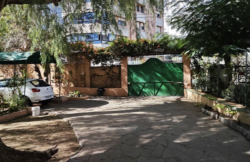 Santa Cruz de Tenerife House | Quiet bungalow in a garden with parking