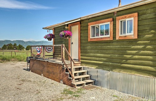 Alpine Northeast Cabin | Quiet Cabin ~ 1 Mi to Snake River Fly Fishing