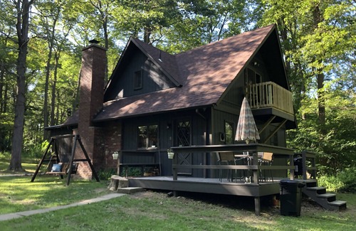 Gray House | Quiet cabin in a perfect location; close to skiing, hiking and biking trails.
