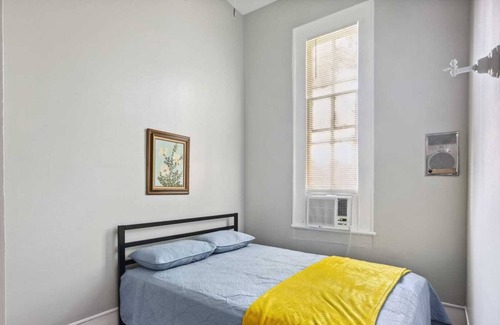 Milan Apartment | Quiet Central Uptown 1br- Perfect for Long Stays!