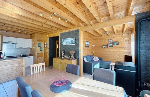 Travexin Ski Chalet | Quiet chalet on the edge of the forest at the gateway to the valleys