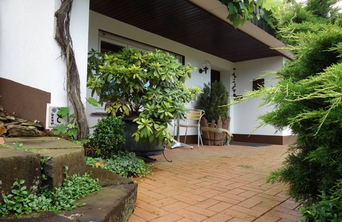 Bullay Apartment | Quiet charming apartment overlooks the vineyards!