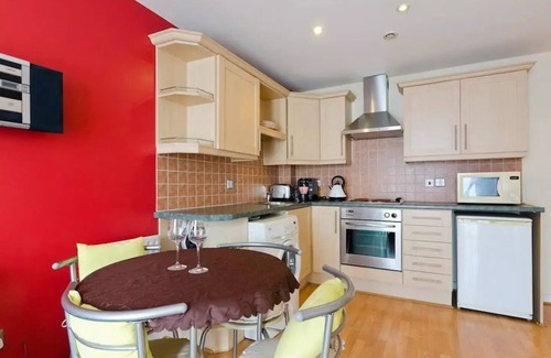 Liverpool Apartment | QUIET CITY MODERN FLAT CLOSE TO LIME ST STATION/ROYAL HOSPITAL/EMPIRE THEATRE