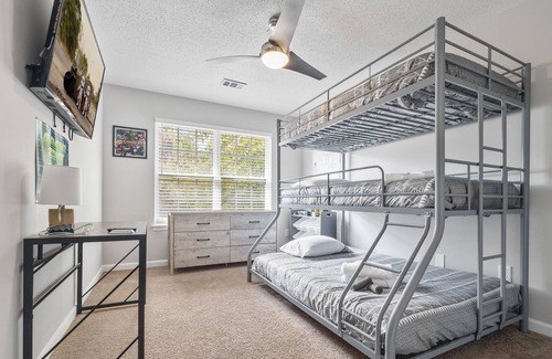 McDonough House | Quiet & Clean Family Home
