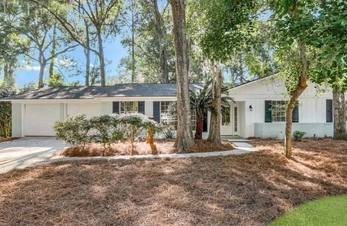 Savannah House | Quiet, Clean & Fully Equipped home with 6 beds; Fast Wi-Fi + second screen