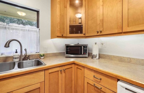 Gainesville House | Quiet & Close to hospitals, UF and more