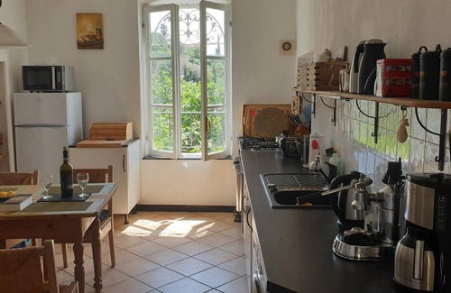 Isolalunga House | Quiet comfortable spacious in historical walls, view on the valley and the see