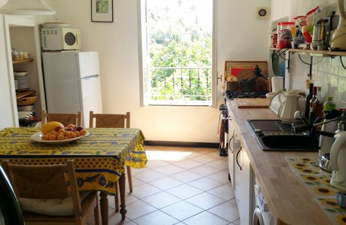Isolalunga House | Quiet comfortable spacious in historical walls, view on the valley and the see